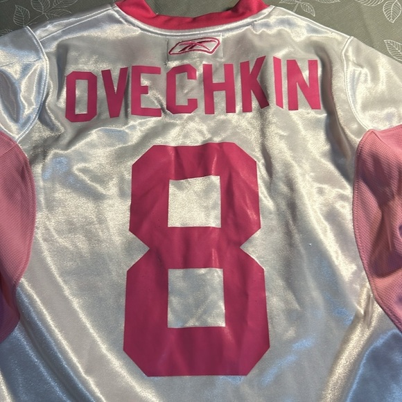 Ladies Reebok Washington Capitals Pink Jersey - Picture 7 of 8